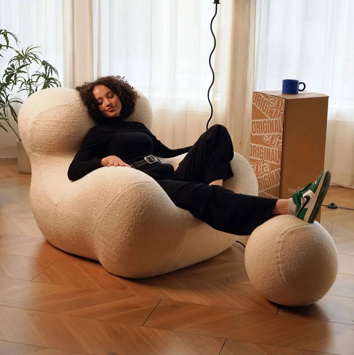 Oveola™ Ergonomic Armchair